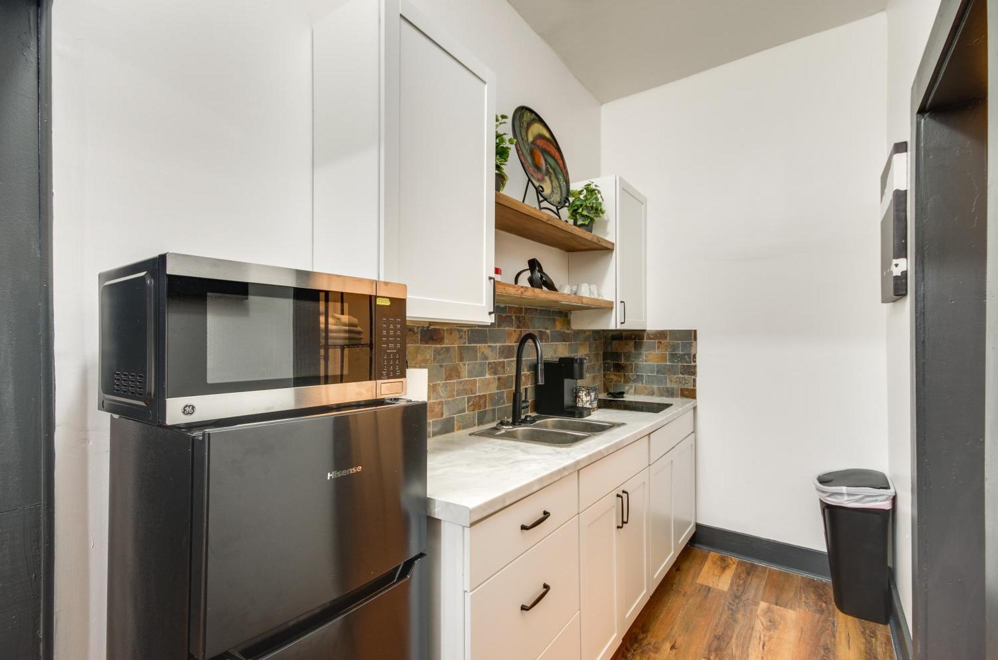 Modern Greenwood Studio Less Than 1 Mi To Downtown! Exterior foto