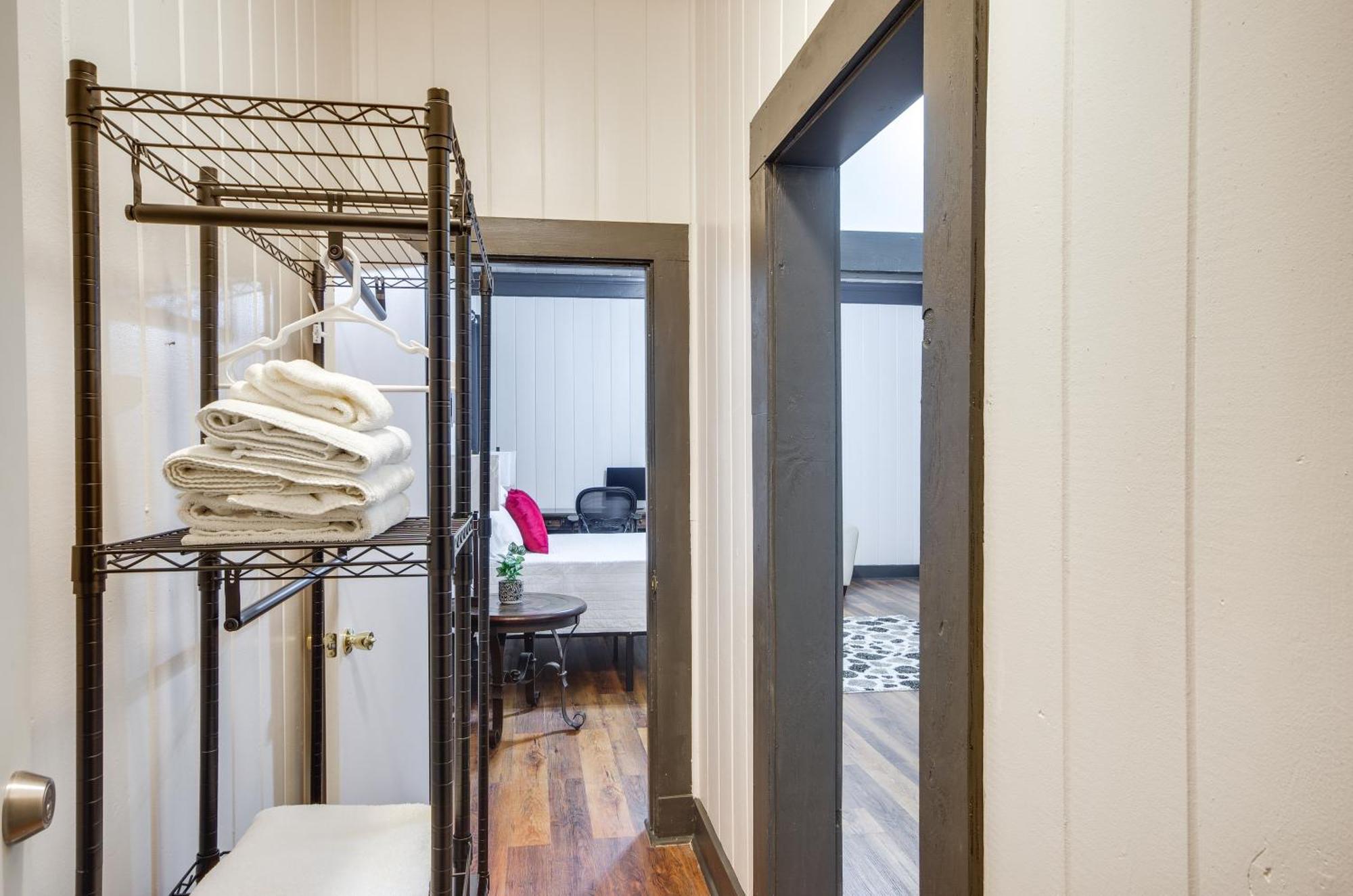 Modern Greenwood Studio Less Than 1 Mi To Downtown! Exterior foto